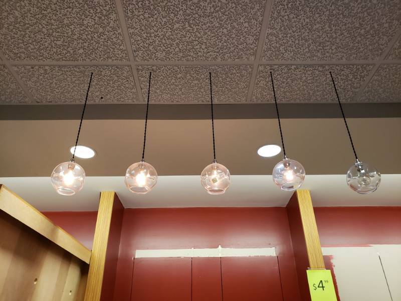 lot 2051 image: (5) Hanging lights