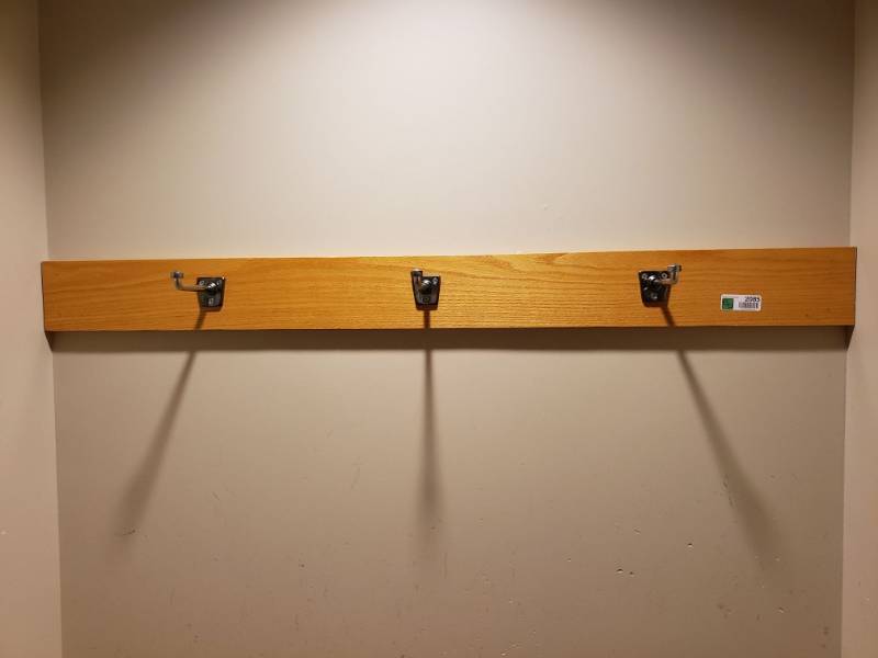 lot 2085 image: Coat Rack