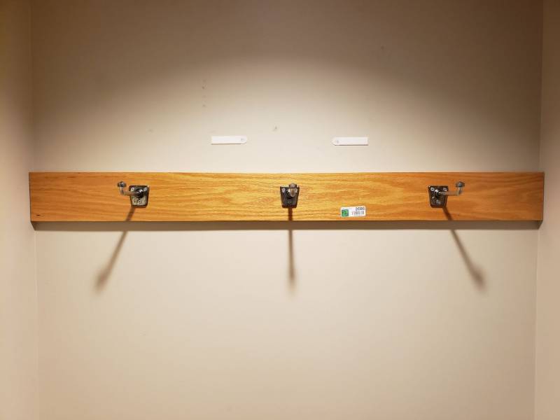 lot 2086 image: Coat Rack