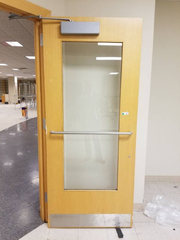 lot 3000 image: Commerical Wood Door With Glass