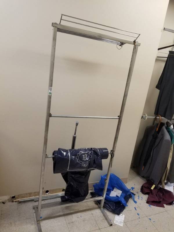lot 3005 image: Tux Bag Rack