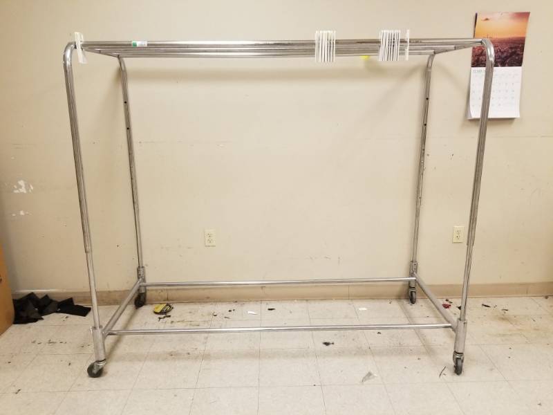 lot 3006 image: Clothes Rack on Wheels