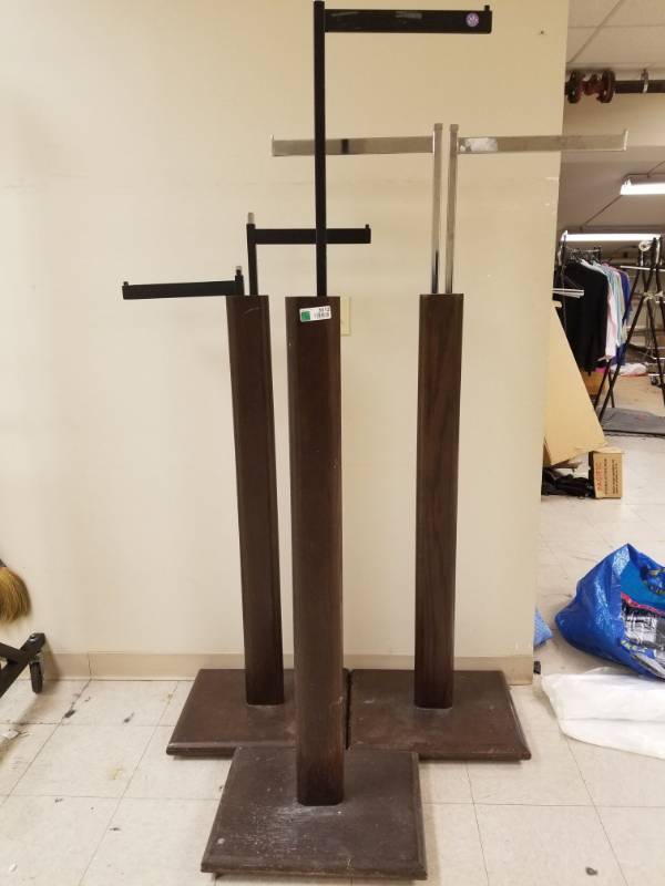 lot 3012 image: Lot of 3 Clothes Racks