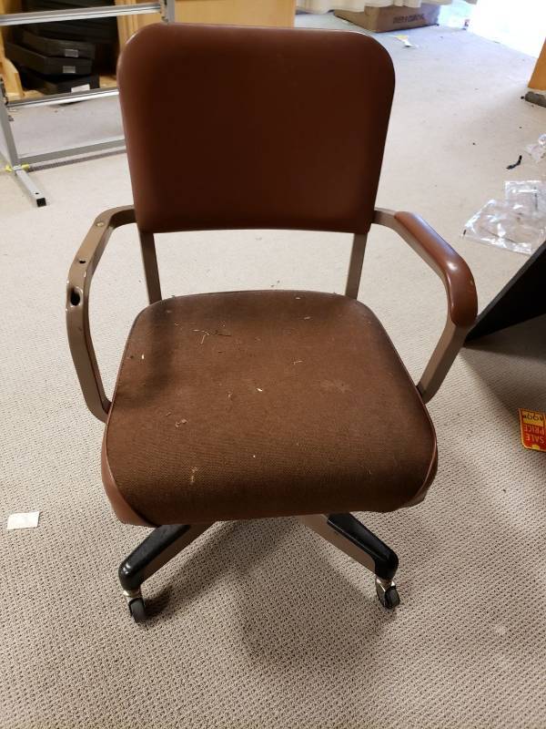 lot 3086 image: Office chair