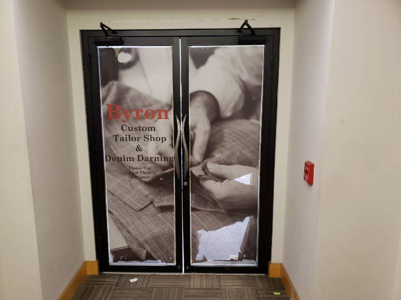 lot 3092 image: Double aluminum and glass doors