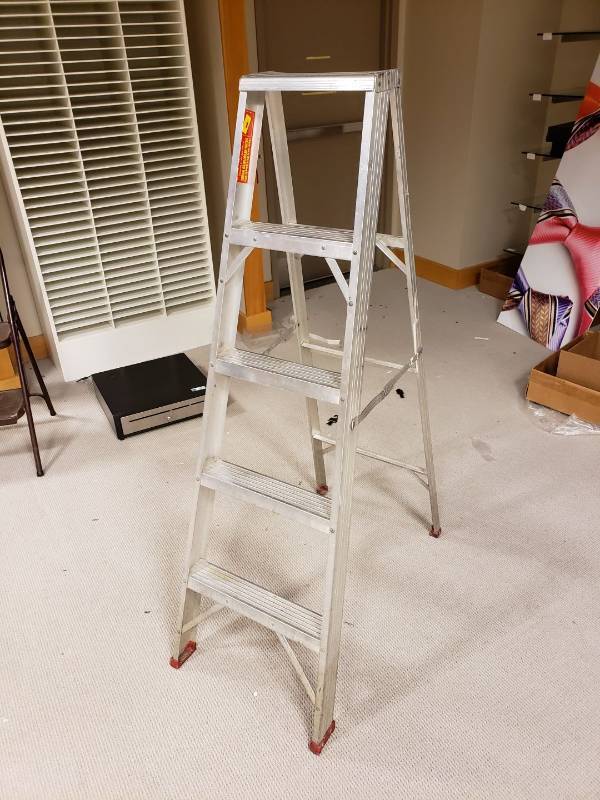 lot 3094 image: 5 aluminum ladder