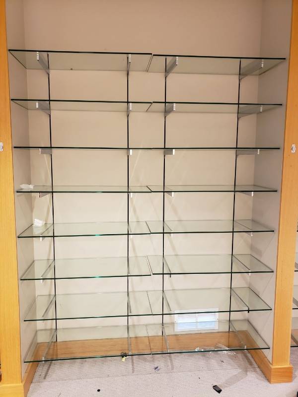 lot 3099 image: Section of glass shelving