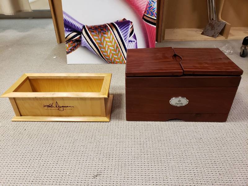 lot 3106 image: 2 wooden display boxes