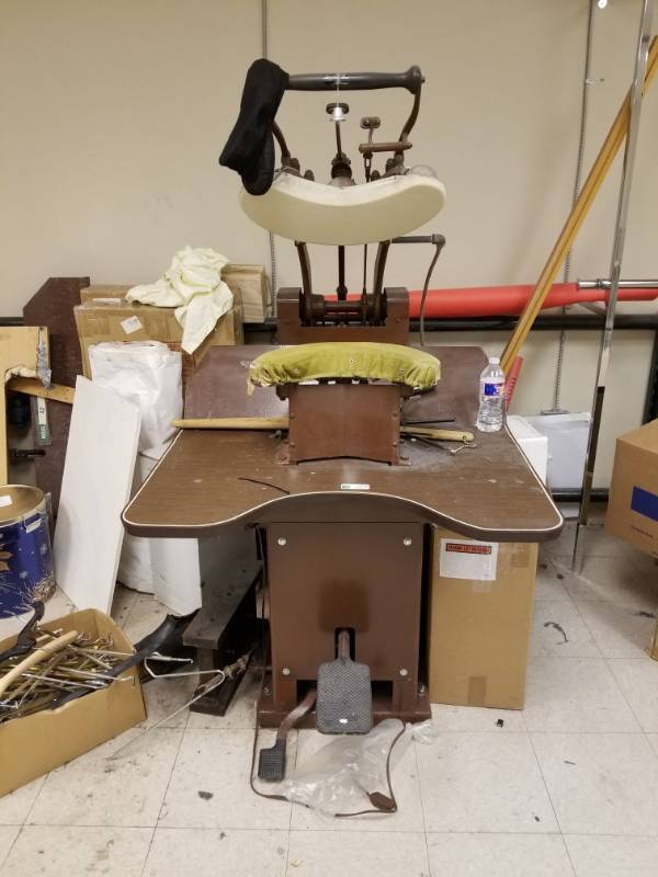 lot 3148 image: New York Pressing Machine Model FXK-21