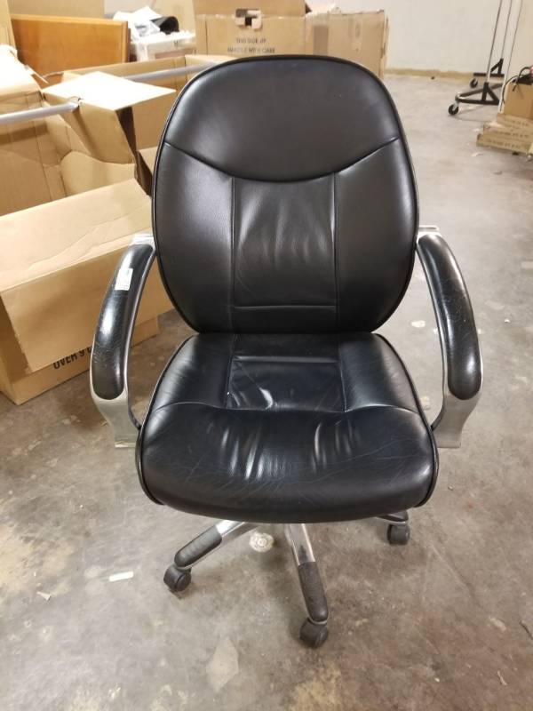 lot 3152 image: Black Leather Computer Chair