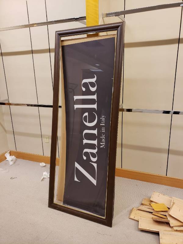 lot 3211 image: Wooden picture frame