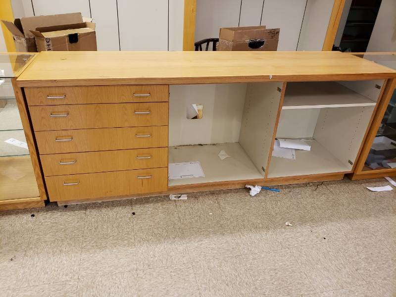 lot 3222 image: Oak work table