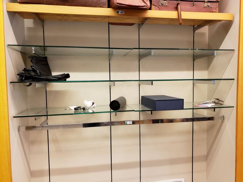 lot 3259 image: (6) Glass shelves
