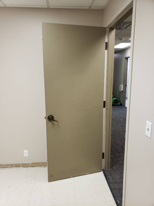 lot 4413 image: Lot of 10 interior wooden doors