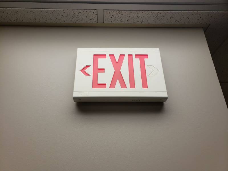 lot 4415 image: Exit sign