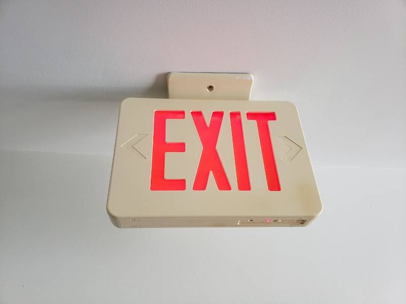 lot 4419 image: Exit sign