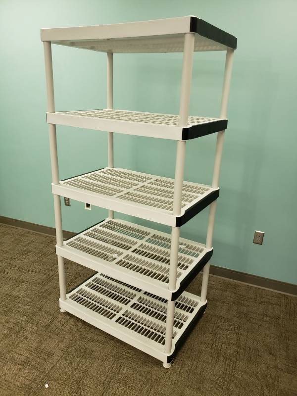 lot 4440 image: 5 shelf plastic storage rack