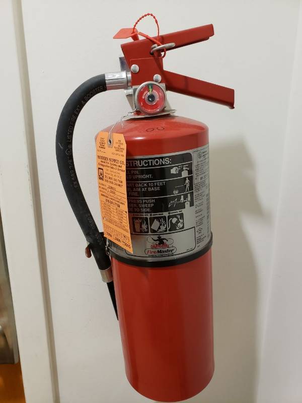 lot 4448 image: Fire extinguisher
