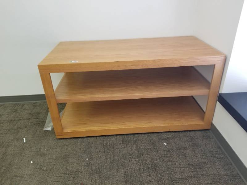 lot 4471 image: 3 Tier Wood Table on Wheels