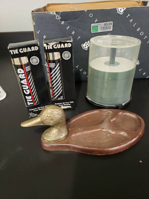 lot 4539 image: Blank CDs, Tie Guard and Decorative Duck
