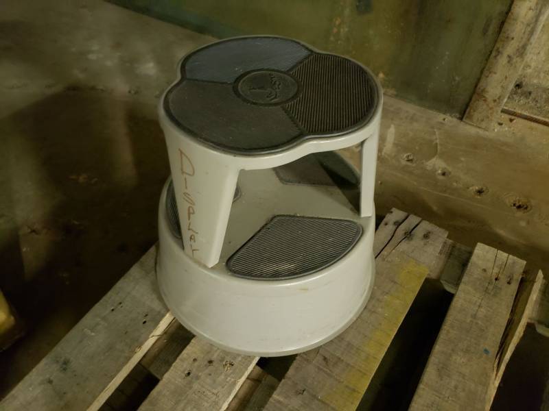 lot 9037 image: Step stool