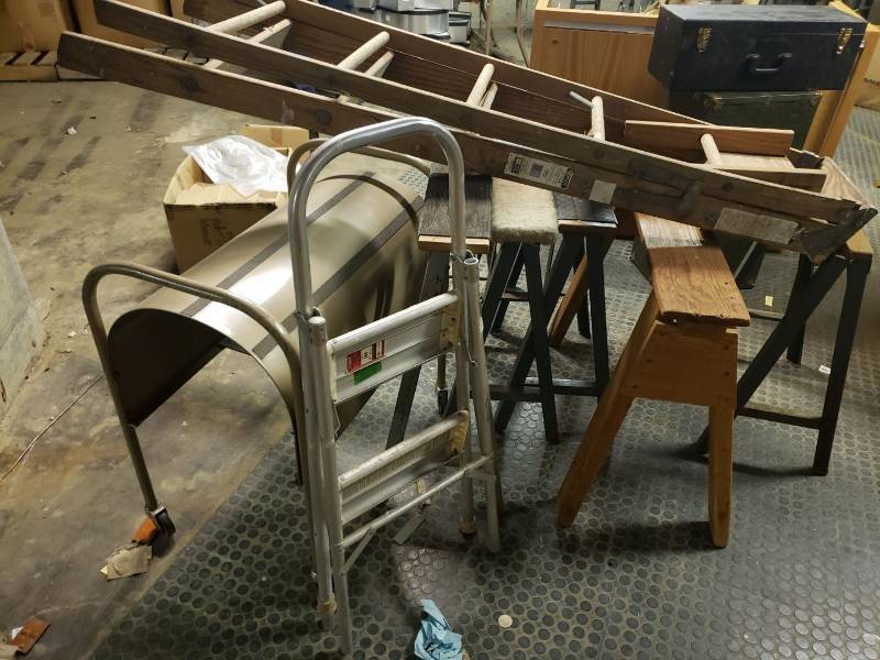 lot 9041 image: Lot of ladders, saw horses, etc.