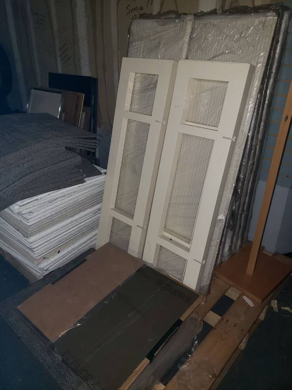 lot 9074 image: Carpet squares, ceiling tiles, and other misc items.
