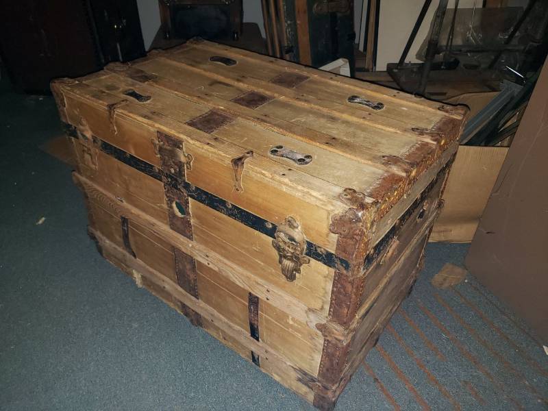 lot 9077 image: Antique trunk