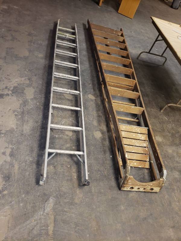 lot 9096 image: (2) ladders