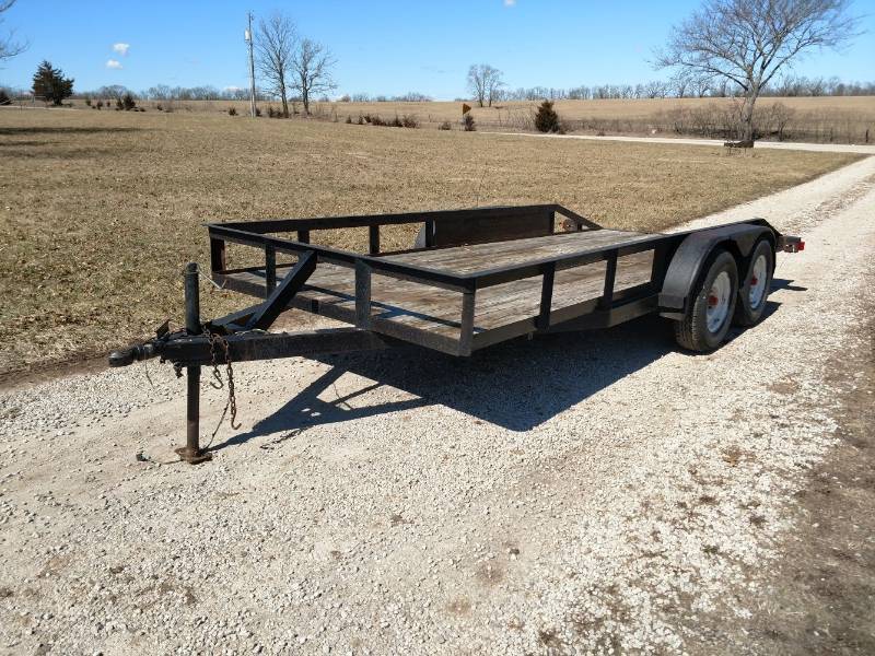 lot 14 image: 1994 16ft Tandem Axle Utility Trailer