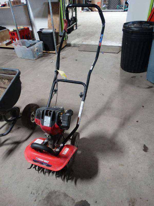 lot 8863 image: Troy-Bilt 29 cc 4 cycle gas cultivator