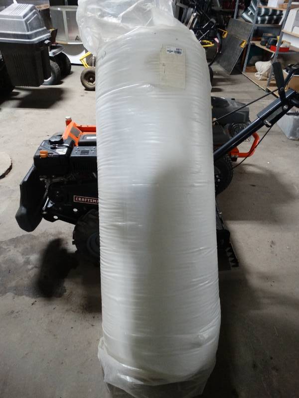 lot 8877 image: Lg new roll filler for making comforters