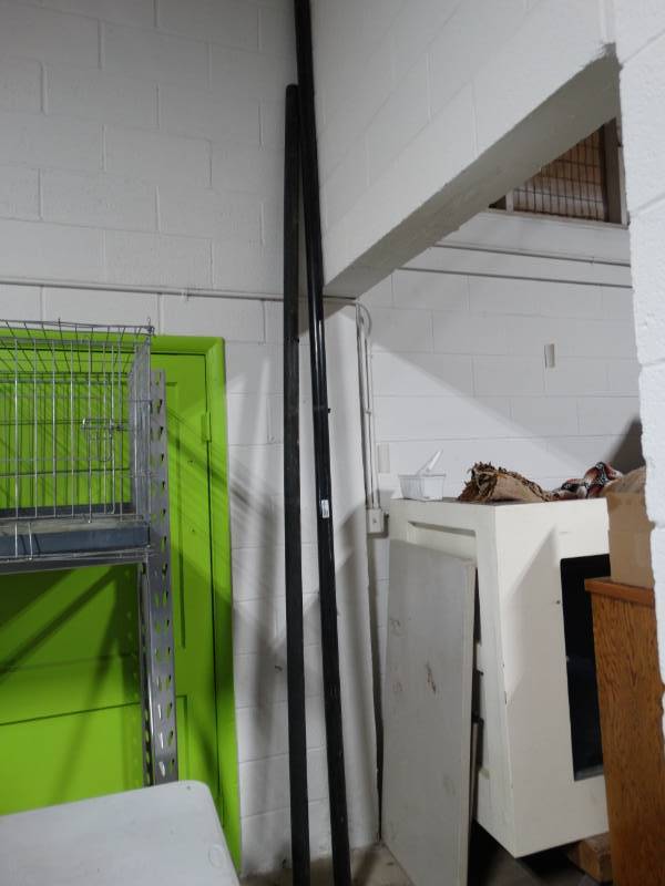 lot 8903 image: 2 long pvc pipes