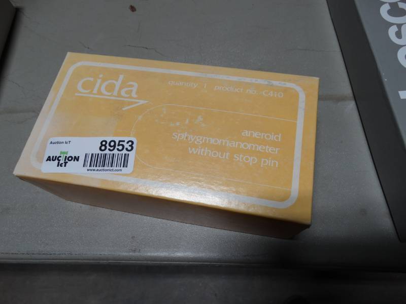 lot 8953 image: Cida aneroid sphygmomanometer- New in box