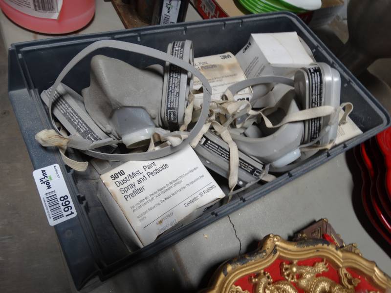 lot 8961 image: 2- 3M ventilator face masks w extra filters