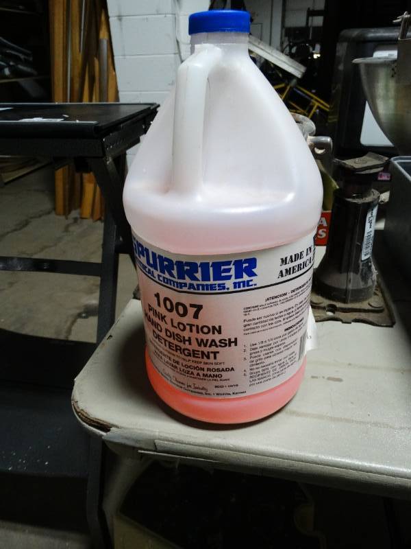 lot 8962 image: 12 gallon pink lotion handdish soap
