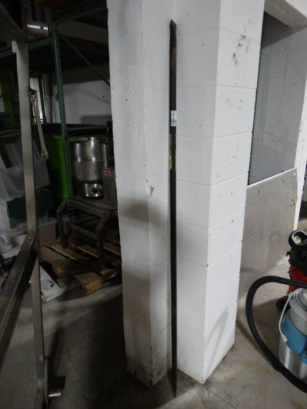 lot 8971 image: Long HD pry bar