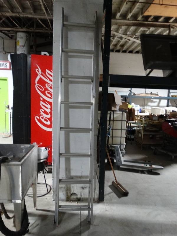 lot 8973 image: 16 ft aluminum extension ladder