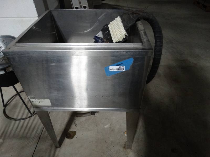 lot 8976 image: Cornelius stainless steel ice well w cold plate & Wunder bar soda gun