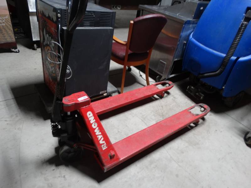 lot 8986 image: Raymond commercial pallet jack- Works as should