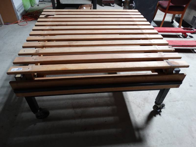 lot 8988 image: Wood slat adjustable produce bread rack on wheels