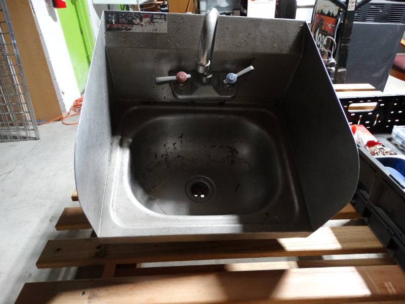 lot 8995 image: Stainless steel hand wash sink w faucet