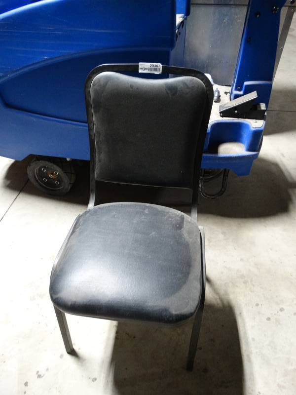 lot 20367 image: Padded metal dining chair