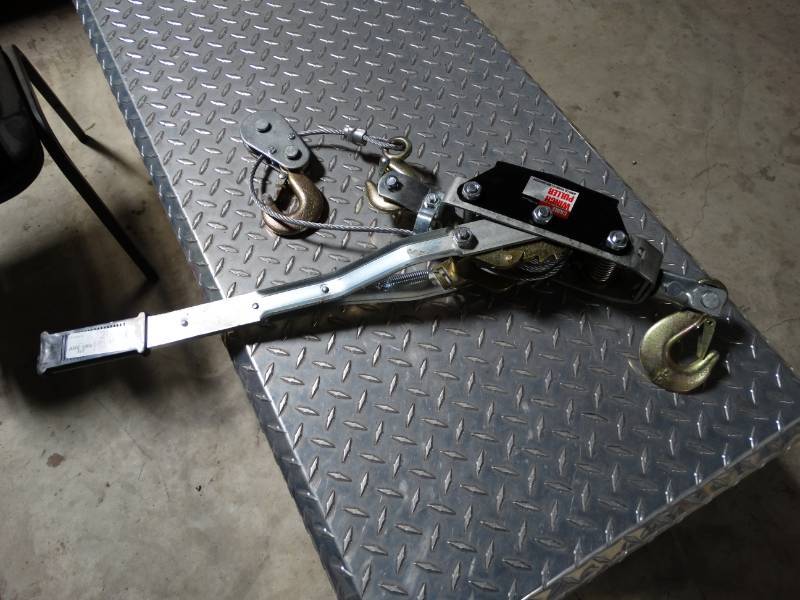 lot 20376 image: 8000 lb cable winch puller
