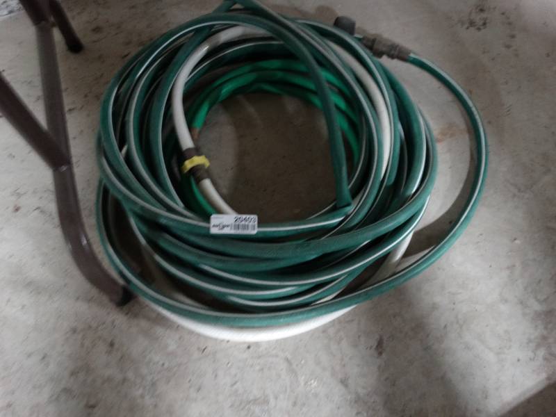 lot 20403 image: Garden hoses