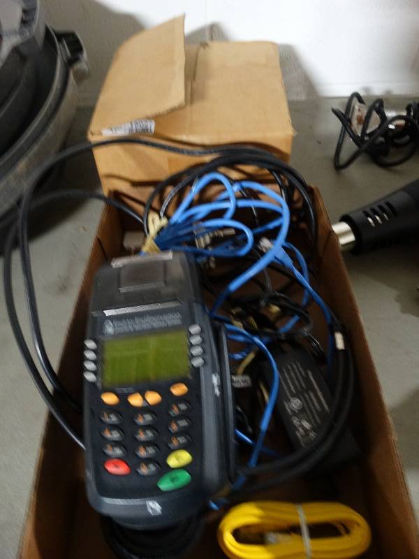 lot 20405 image: Credit card machine w box of receipt paper
