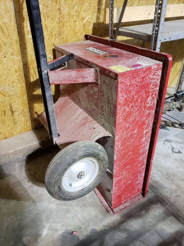 lot 6527 image: Huskee Red pull behind Trailer