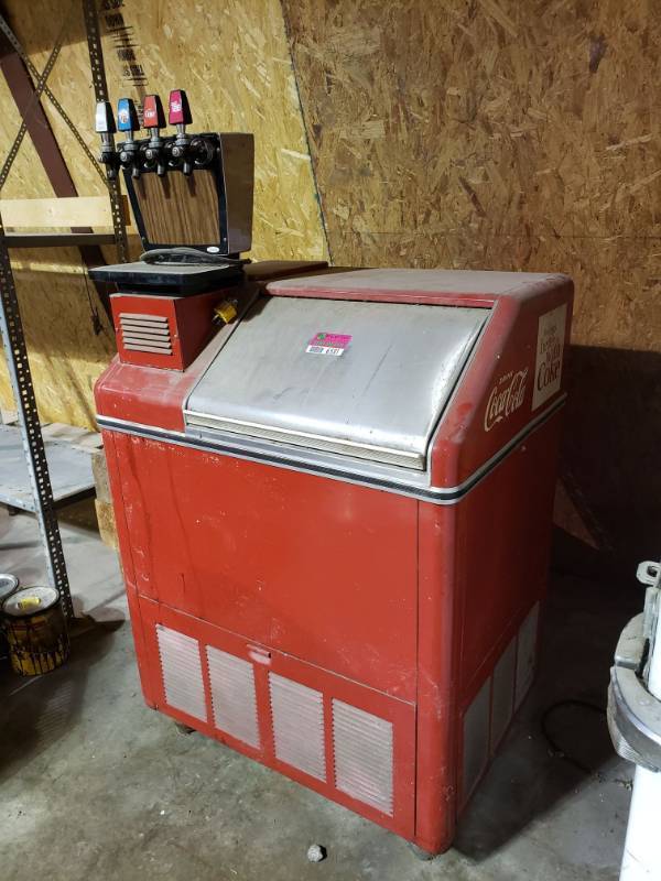 lot 6531 image: Coca-cola Cooler and Beverage Dispenser Combo.