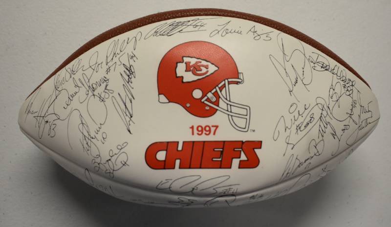 Sold at Auction: Patrick Mahomes autographed 2019 Kansas City