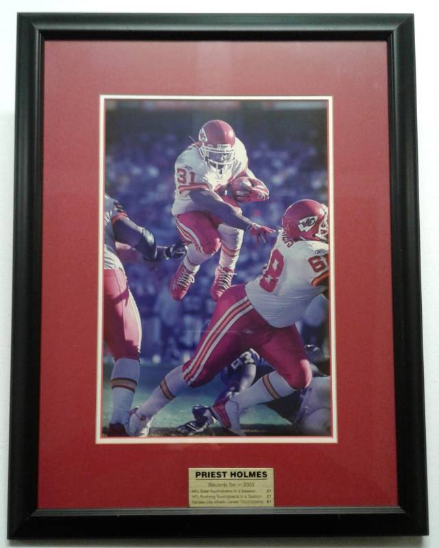 lot 1069 image: Framed & Matted Priest Holmes Glossy Photograph 22inx18in Piece With Metal Namplate